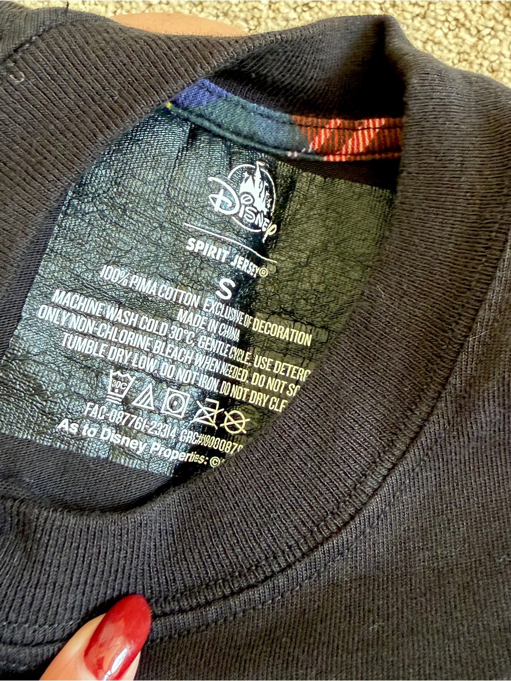 Disney Black VIP Tours Spirit Jersey - Picture 3 of 3